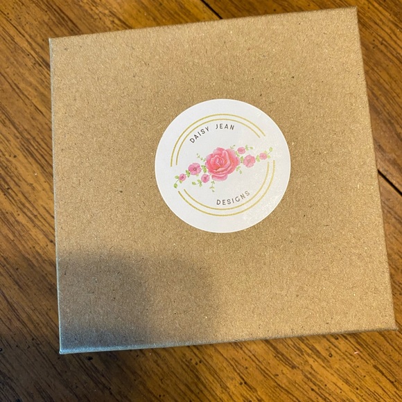 NIB ~ RARE ~ “GINGER” BROOCH ~ DAISY JEAN FLORAL - Picture 5 of 5